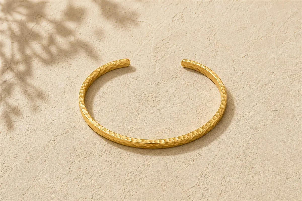 Bracelet Jonc Martelé Doré — Iconique